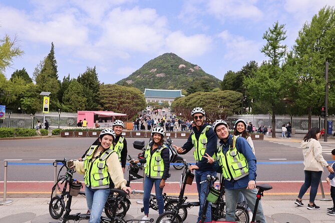 Afternoon E-bike tour and "Happy Hour" food and drinks - House of Baek Inje: traditional architecture with a real-world angle