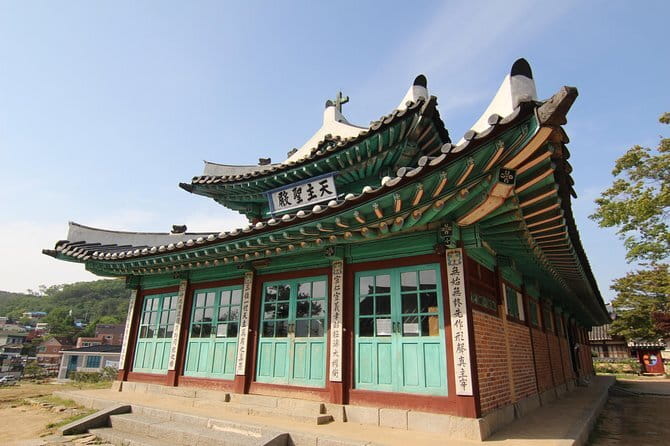 Buam dong Walking Tour Art, History and Parasite in Seoul - Who this Buam-dong walk is for (and who should skip it)