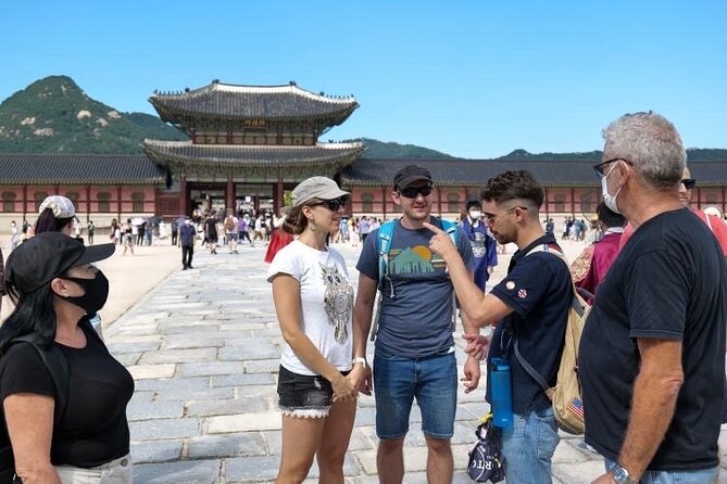 Discover Seoul: Local Life and History - The guide factor: history, English, and practical food tips
