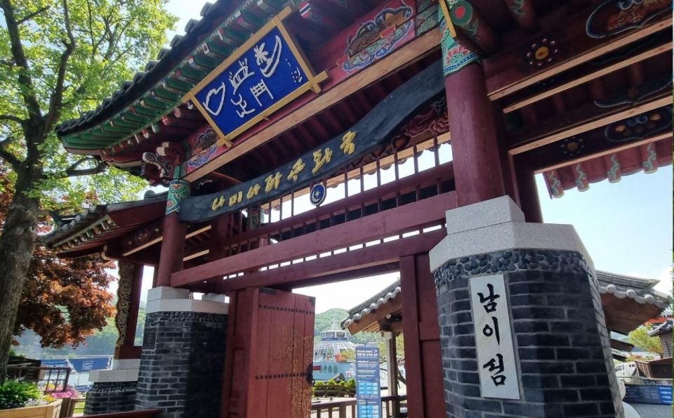 From Seoul: Nami Island, K-drama Garden & Rail Bike Day Tour - Guides, organization, and the small details that make it feel easy