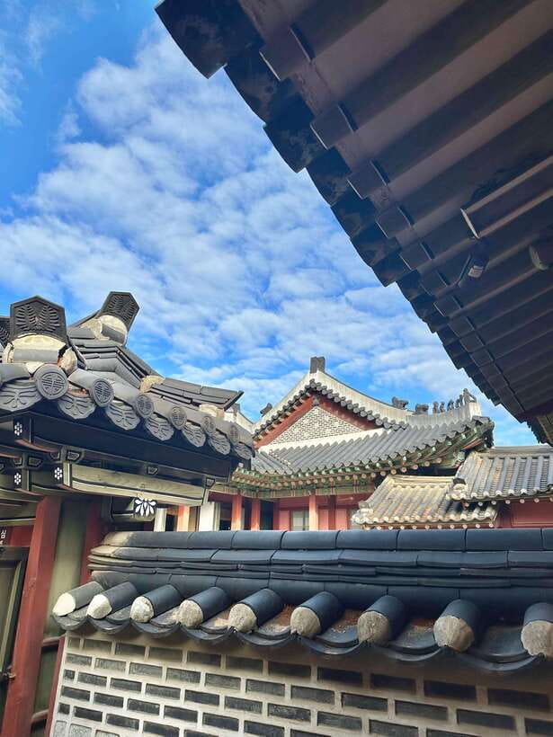 From Seoul: Starfield Library, Hwaseong, Gwangmyeong Cave - The guide makes the day: Crystal, Alice, Lina, and Ivan-style pacing
