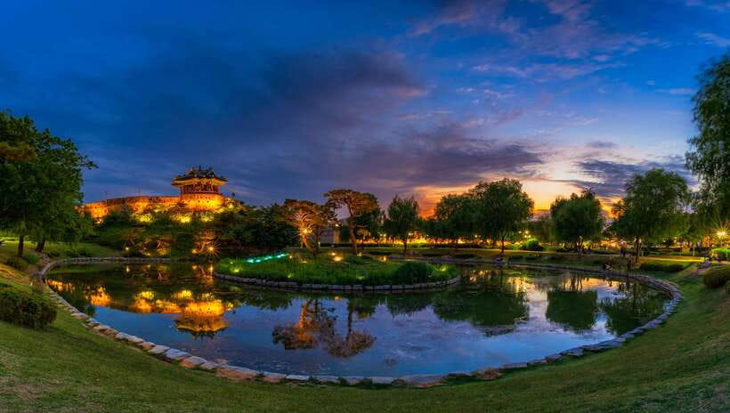 From Seoul: Suwon Hwaseong Fortress Night Tour - The guided wall-walk: how the pacing keeps the fortress from feeling like a slog