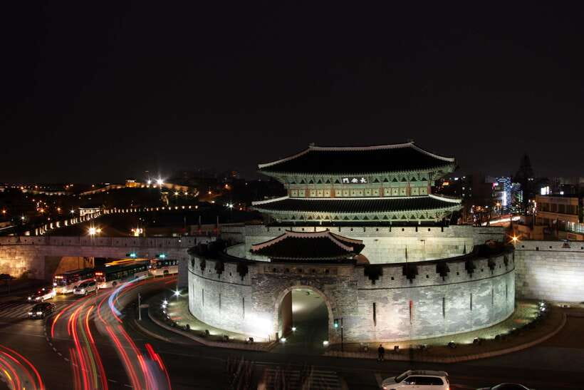 From Seoul: Suwon Hwaseong Fortress Night Tour - Haenggung-dong and Haengnidan-gil: hanoks, modern cafes, and a few TV-famous corners
