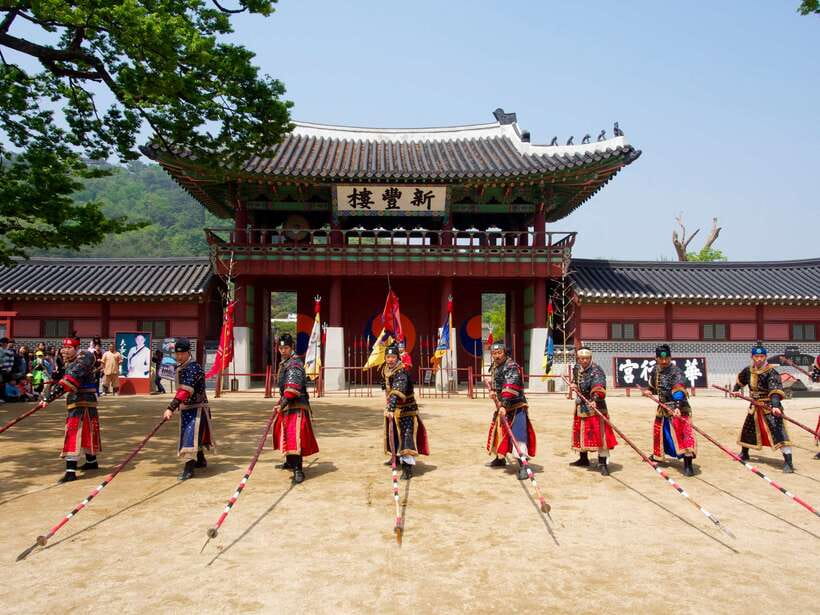 From Seoul: Suwon Hwaseong Fortress Tour - Hwaseong Haenggung Palace: The Royal Stop That Shows the Stakes