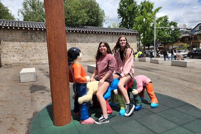 Full Day- Essential Seoul City Tour & Gourmet Tour(including Lunch and Dinner) - Hotel pickup, 9 hours, and the pace reality check
