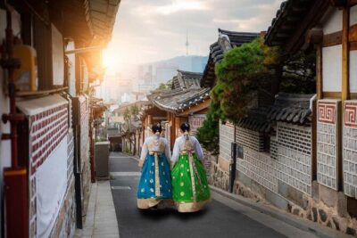 Full-Day Seoul Highlights Private Guided Tour - Bukchon Hanok Village: traditional homes in a tight loop