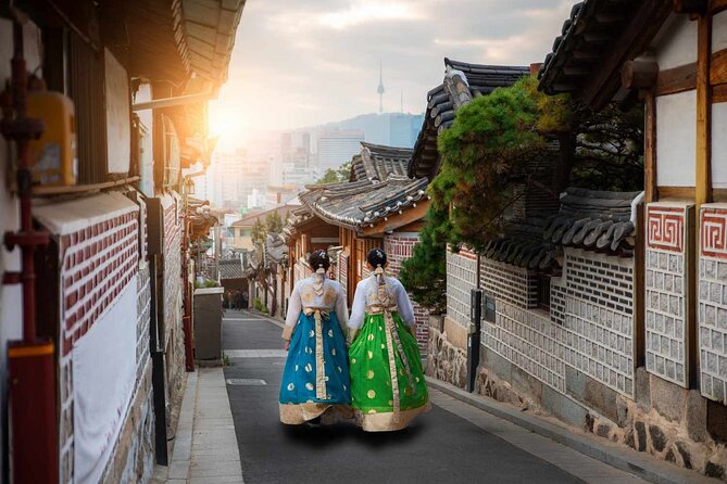 Full-Day Seoul Highlights Private Guided Tour - Bukchon Hanok Village: traditional homes in a tight loop