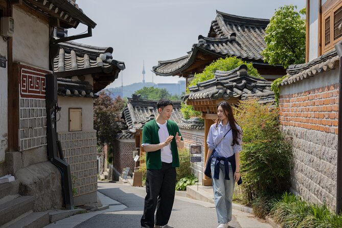 Gwanghwamun Tour l 120 minutes to Understand Local Korean Society - The Big Themes You’ll Walk Away Understanding