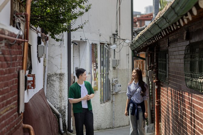Gwanghwamun Tour l 120 minutes to Understand Local Korean Society - Price and Logistics for a 120-Minute Seoul Walk