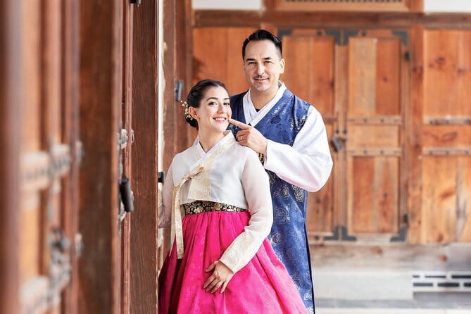 Gyeongbokgung Hanbok Photoshoot - The photo delivery: 100+ shots and a Google Drive link