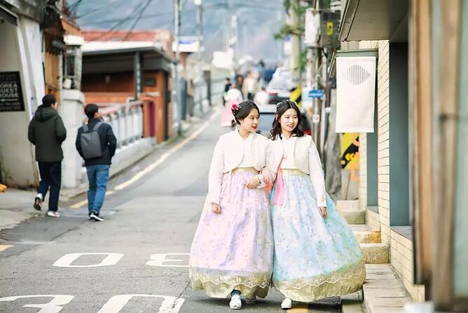 Gyeongbokgung Palace Hanbok Rental Experience in Seoul - Self Studio at the Gyeongbokgung Palace Branch