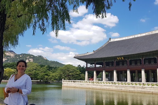 Half day Morning Seoul City Tour(Temple & Gyeongbok Palace) - Jogyesa Temple: calm Buddhist practice in the middle of the city
