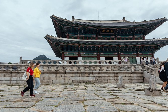 Highlights & Hidden Gems With Locals: Best of Seoul Private Walking Tour - Gyeongbokgung Palace: Tickets Included, Stories Included, Time Limited (In a Good Way)