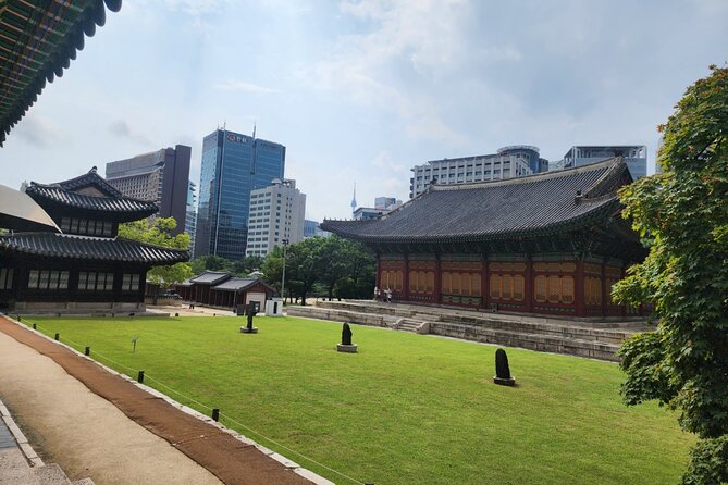 Highlights of Seoul Tour in Seoul: Deoksugung & N Seoul Tower - Stop 5: Gwangjang Market—where the tour ends and you keep tasting
