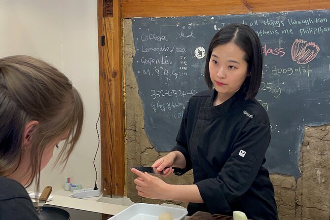 Kimchi class with Chef Hakyung near Gyeongbokgung place - Duration, group size, and why that matters for your results