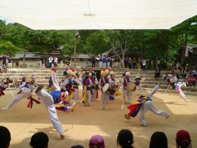 Korean Folk Village and Suwon Hwaseong Fortress Day Tour(EG Tour) - Korean Folk Village: Joseon-era life, performances, and that hanbok wow factor