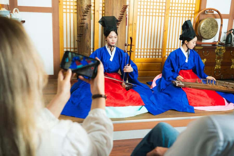 Korean Traditional Music Performance Ticket - The 60-Minute Flow: Gilje, Jinyeon, and Together in Harmony