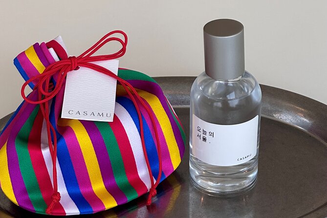 Make your K-scent perfume: Modern oneday class in Seoul - Tea time and Korean favorites: the scent warm-up before you mix