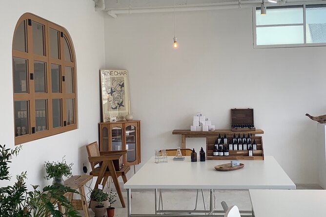 Make your K-scent perfume: Modern oneday class in Seoul - Finalizing your 50ml K-memory bottle and getting it packed