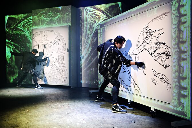 Painters Show in Gwanghwamun Theater (nearby Seodaemun station) - What the 75-minute show feels like once the lights go down