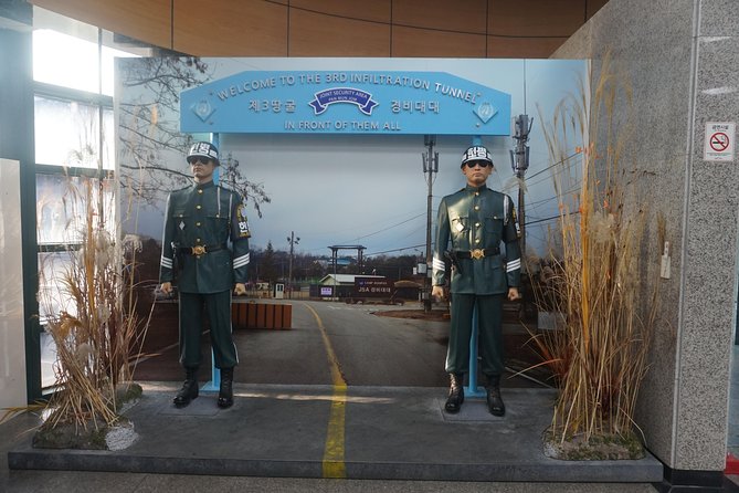 Private DMZ Tour - DMZ Exhibition Hall: setting context before the tunnel