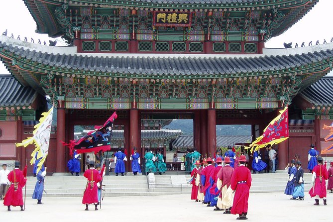 Private Layover Tour from Incheon Airport to Seoul - Turning an Incheon layover into a Seoul highlights loop