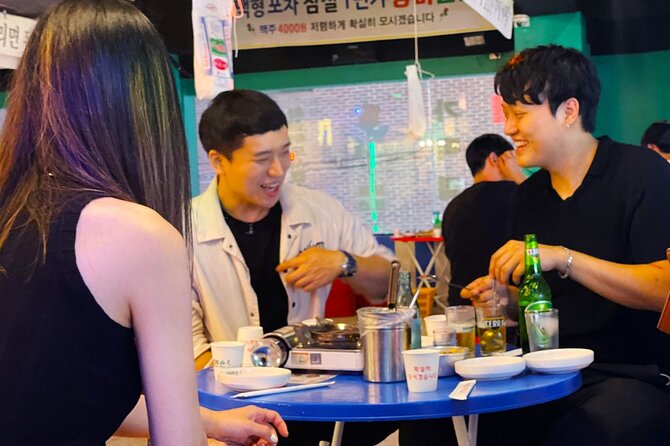 Seoul: Baseball Game Ticket with Dinner/Beer with the host - The real payoff: local knowledge that turns noise into meaning