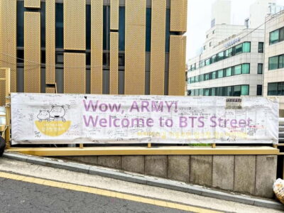 Seoul: BTS K-Pop Star Footsteps Journey ARMY Fan Day Tour - Regular Tour: Yongin’s Daechwita park to HYBE HQ photo time
