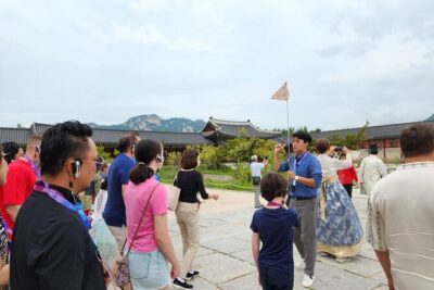 Seoul City Half Day Tour-Gyeongbok Palace Guard Changing Ceremony - Jogyesa Temple: the calm break before palace drama