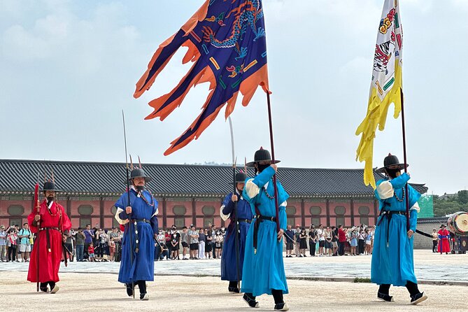 Seoul City Half Day Tour-Gyeongbok Palace Guard Changing Ceremony - Ginseng and amethyst stop: how to handle the sales pitch