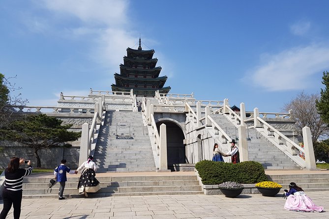 Seoul City Sightseeing Tour Including Gyeongbokgung Palace, N Seoul Tower, and Namsangol Hanok Village - Namsangol Hanok Village (and the Monday Swap to Bukchon)