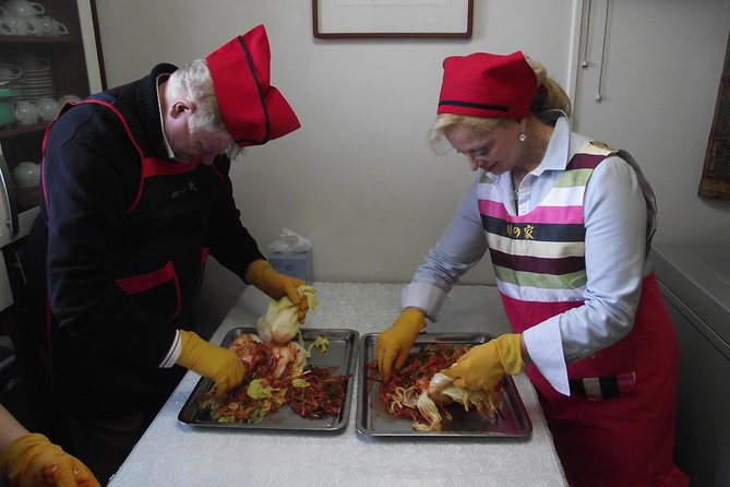 Seoul Cultural Tour - Kimchi Making, Gyeongbok palace with Hanbok - Insadong area: Tea ceremony, folk games, and photo support
