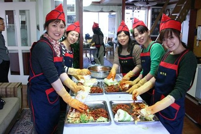 Seoul Cultural Tour - Kimchi Making, Gyeongbok palace with Hanbok - Hanbok options: Wedding and royal-style choices, not just one outfit