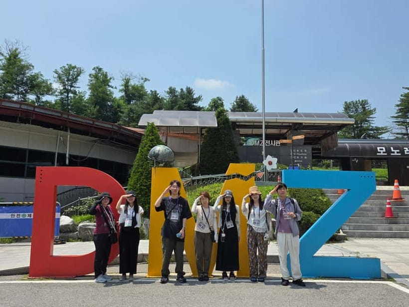 Seoul: DMZ Tour with Japanese-Speaking Guide - From Seoul to Imjingak: the park stop that sets the mood