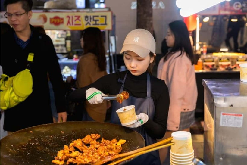 Seoul: Guided Food & Market Tour with 8+ Tastings - Insadong: backstreets, regional favorites, and snack-to-sip rhythm