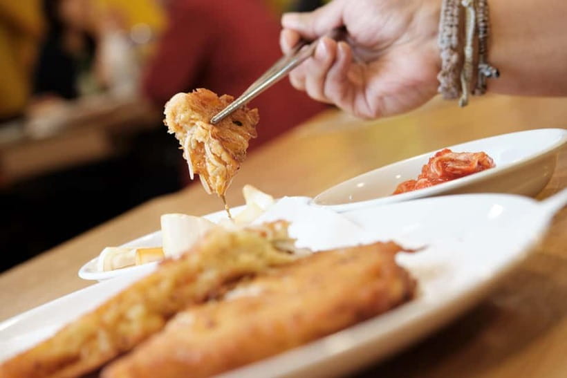 Seoul: Guided Food & Market Tour with 8+ Tastings - Gwangjang Market: where the tastings start strong