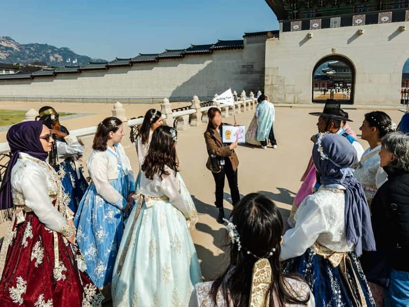 Seoul Half-Day City Highlight, Palace Tour with Hanbok - National Palace Museum of Korea: artifacts that make the palace make sense