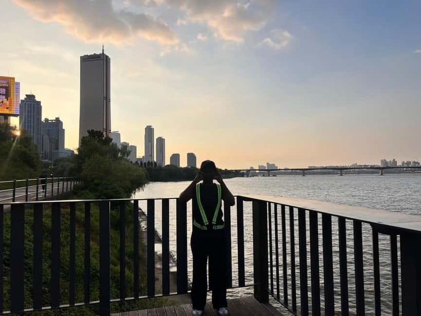 Seoul: Han River Sunset Bike Tour with Rainbow Fountain Show - Why this Han River sunset bike tour feels worth it