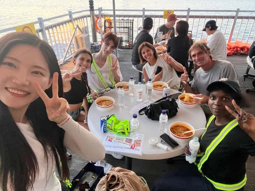 Seoul: Han River Sunset Bike Tour with Rainbow Fountain Show - Getting started: Yeouinaru Station Exit 2 to Yeouido Hangang Park