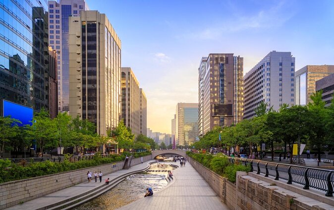 Seoul Highlights & Hidden Gems Tours by Locals: Private + Custom - Key things that make this Seoul tour work