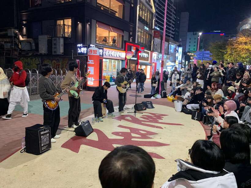Seoul: Hongdae, Animation&Game, Theme Cafe Walking Tour - What $39 gets you (and where it might cost extra)