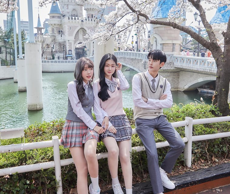 Seoul: Lotte World 1 Day Pass & Korean School Uniform Rental - Lines, Queues, and the Magic Pass Idea for Serious Thrill Seekers