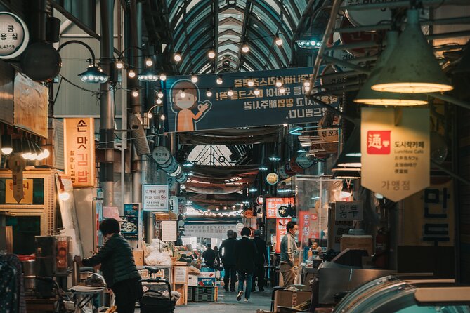 Seoul Night Palace & Market Food Tour with Vehicle - Who should book this tour (and who should think twice)