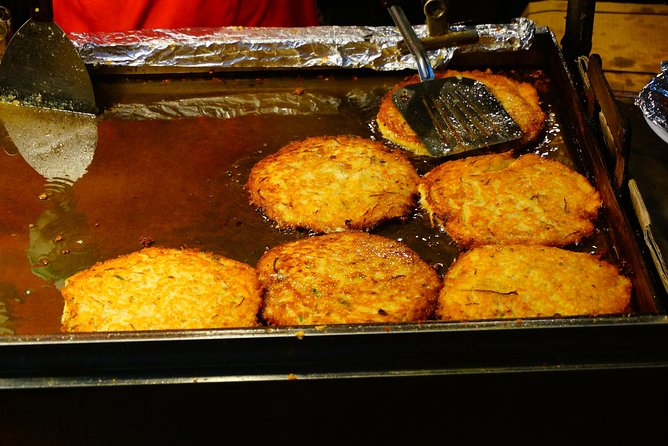 Seoul Night "Private Tour"(Korean BBQ, N-Tower, Seoul Fortress, Local Market) - Korean BBQ dinner: pork BBQ included, with real swaps