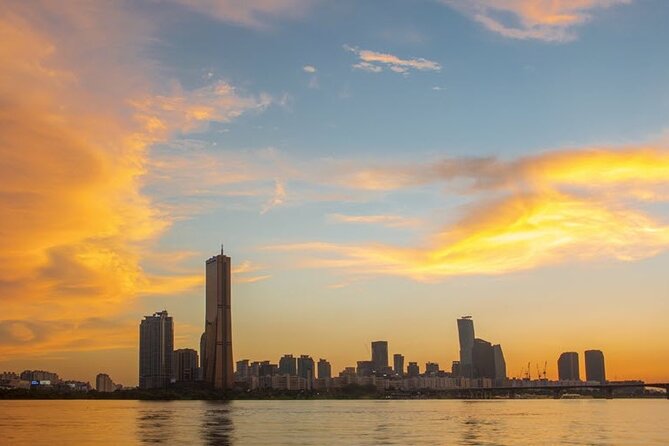 Seoul Night Tour with Han River Cruise and Gyeongbokgung Palace - Nodedul Island: the calm break in the middle of the day