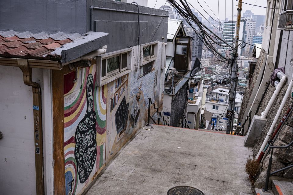 Seoul: Nighttime Hidden Gems Walking Tour - A smart way to see Seoul: night views plus how people live