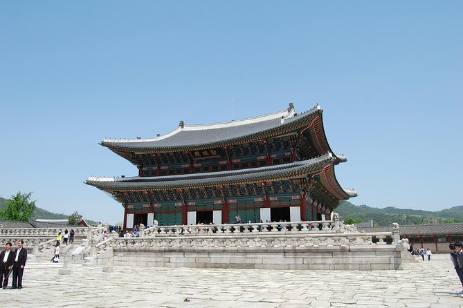 Seoul Palace Morning Tour - Gyeongbok Palace highlights: throne hall to banquet suites