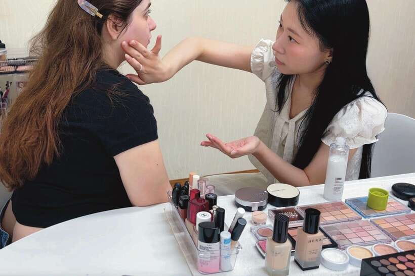 Seoul: Personalized Korean-style Makeup Experience - Should You Book This Korean Makeup Session With Riha Kim?