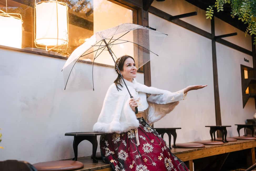 Seoul: Street Photoshoot and Hidden Gem History Walking Tour - Sewoon Arcade: the shaded corridor that makes photos look cinematic