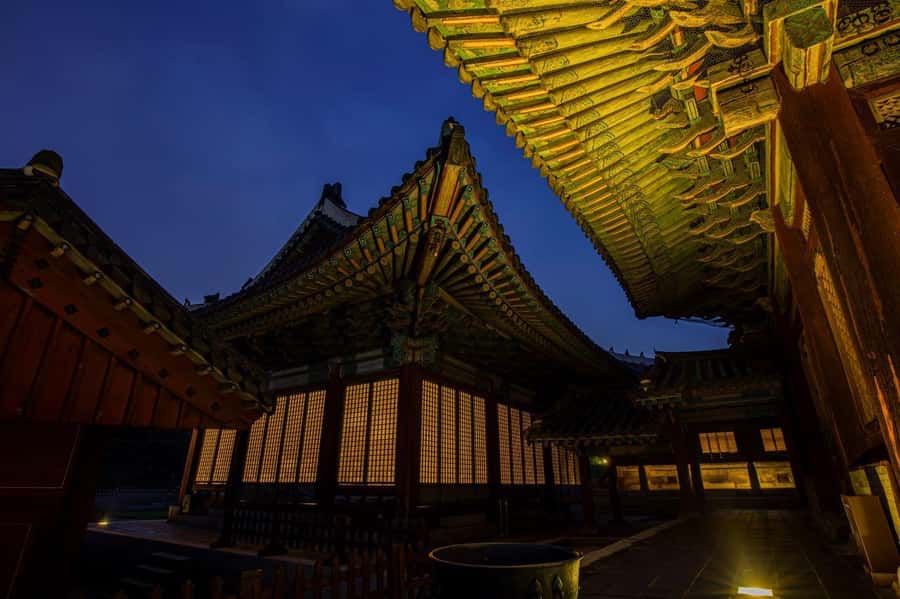 Seoul: Temple & Starfield COEX Mall Gourmet Tour in Gangnam - Price and value: is $66 a fair deal for this Seoul night mix?